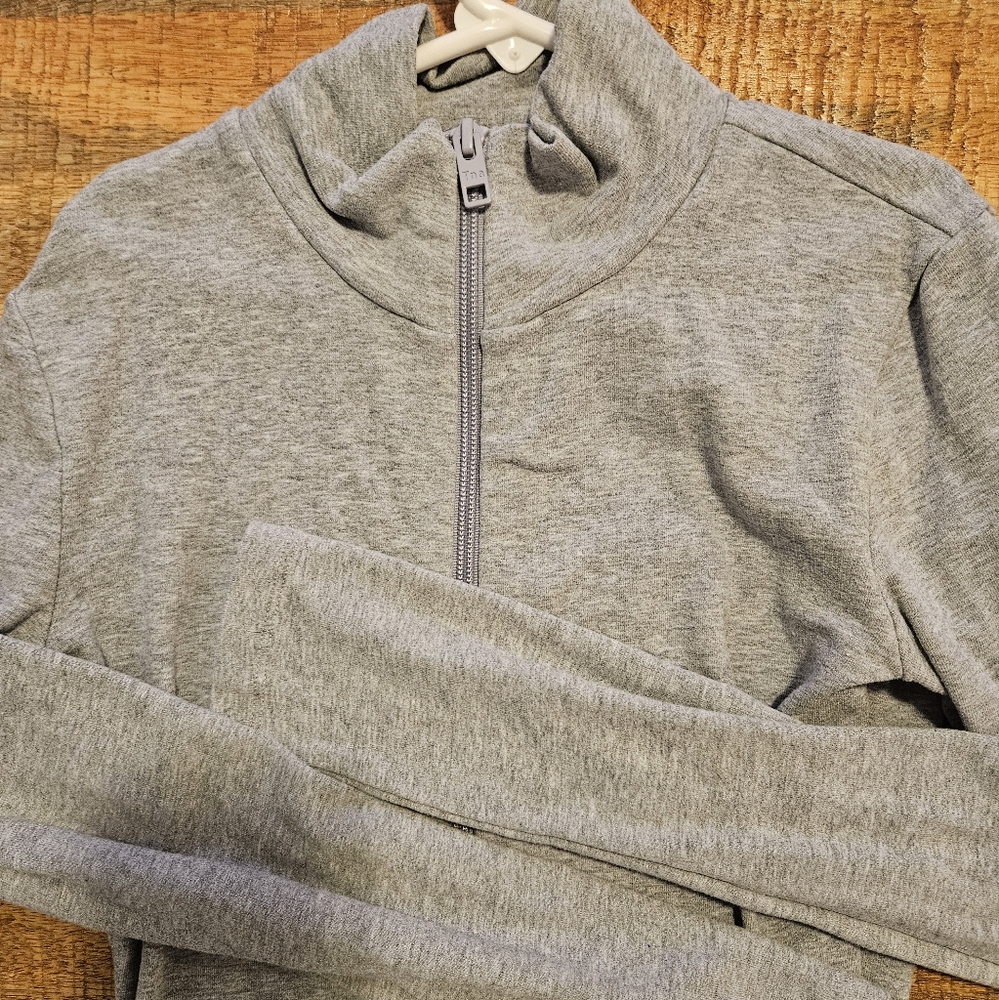 Aritzia zip